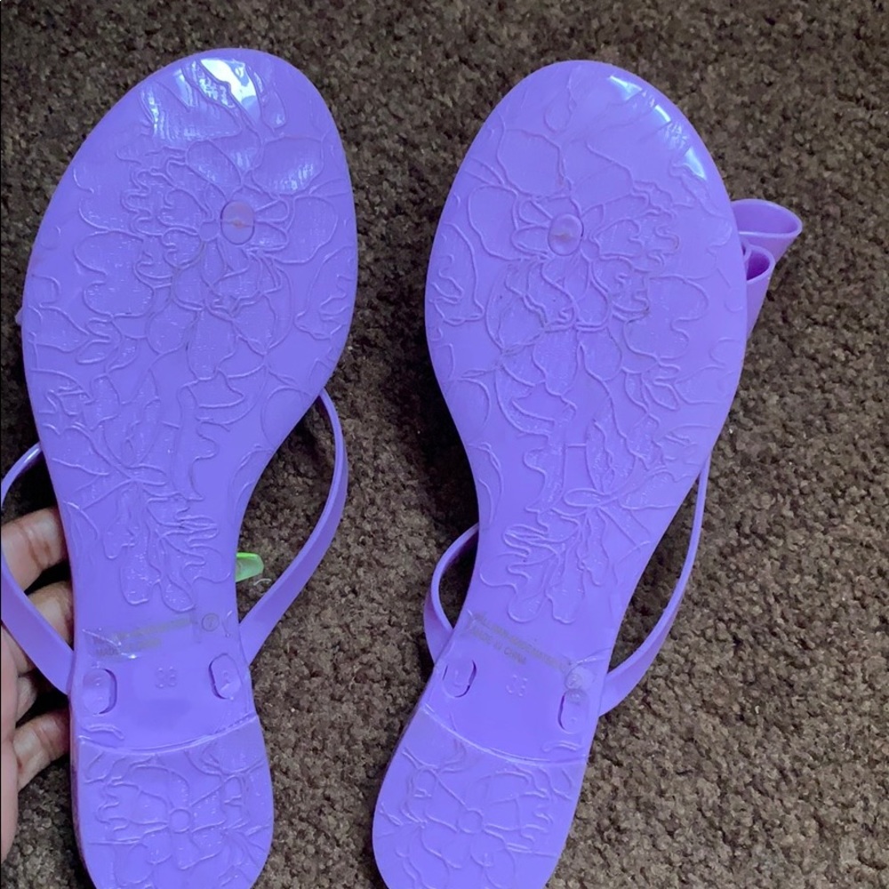 Sandals/flip flops - Picture 2 of 3